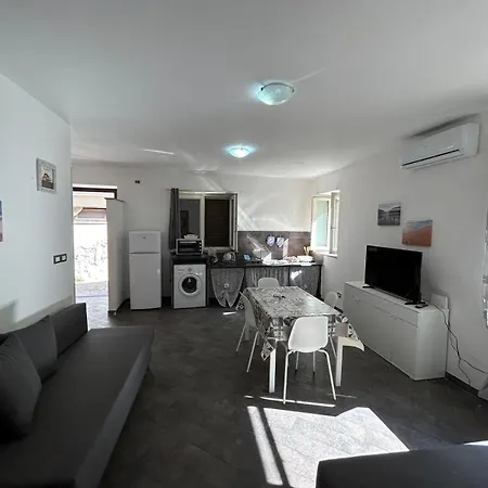 Casa Libeccio Canneto ליפארי
